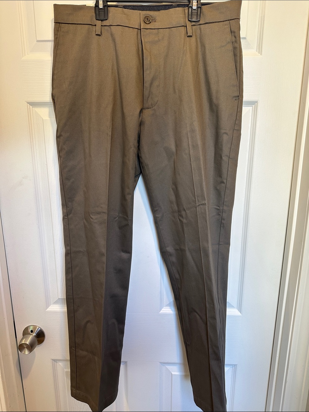 Dockers Men's Olive/Tan Chinos - Classic Flat Front